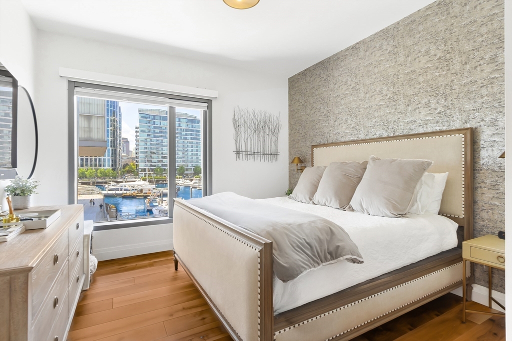 300 Pier 4 Blvd # 3I