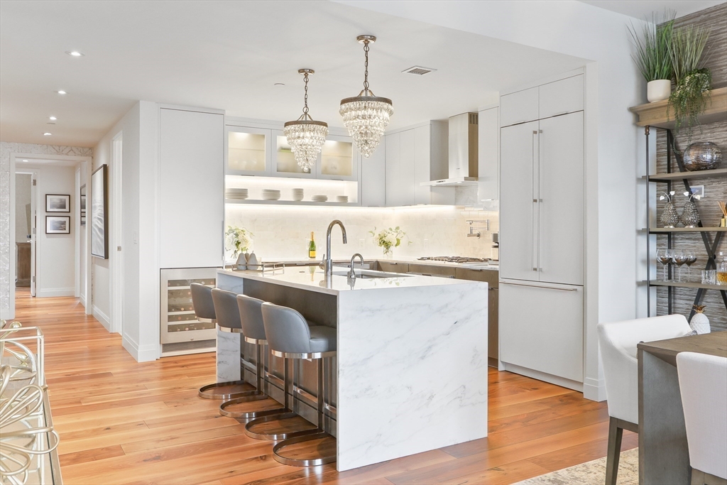 300 Pier 4 Blvd # 3I