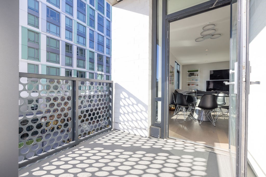 40 Traveler St # 303