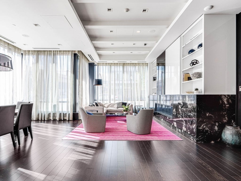 40 Traveler St # 303