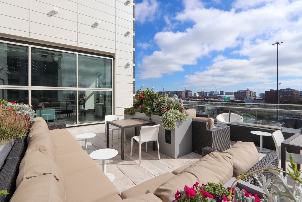 40 Traveler St # 303