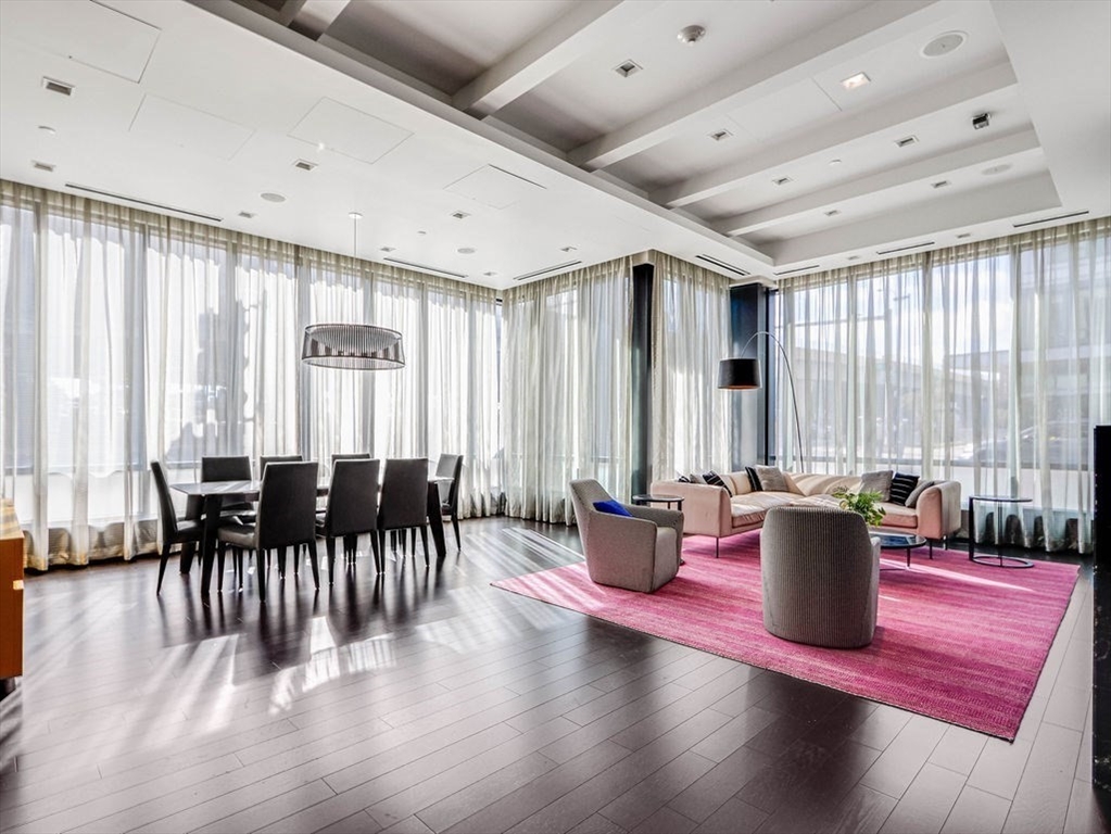 40 Traveler St # 303