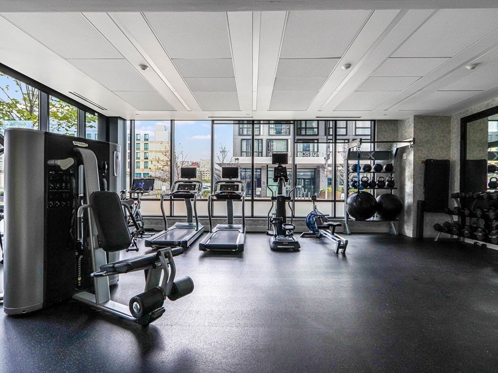 40 Traveler St # 303