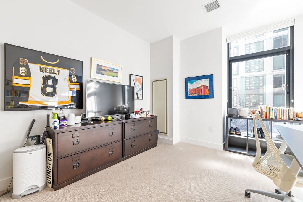 40 Traveler St # 303