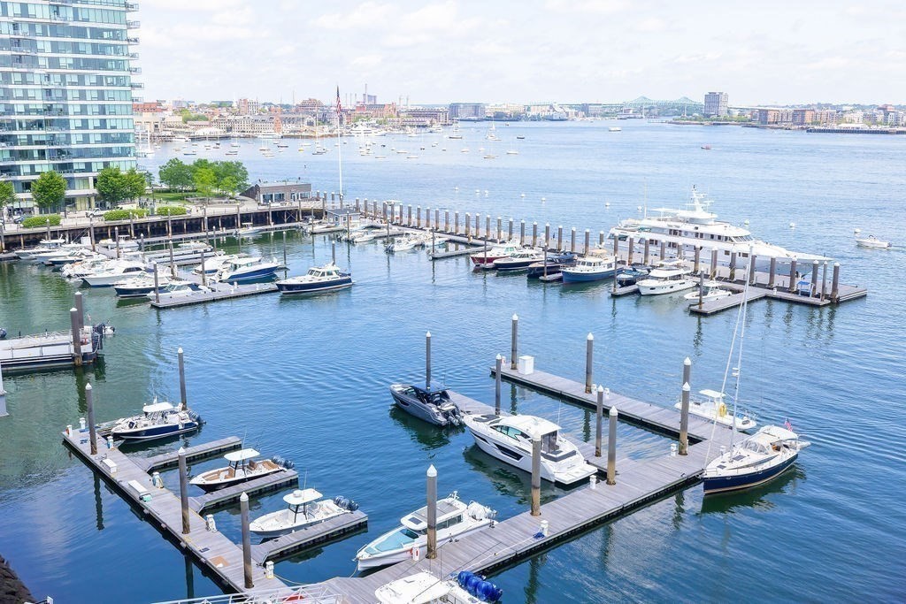 300 Pier 4 Blvd # 8A