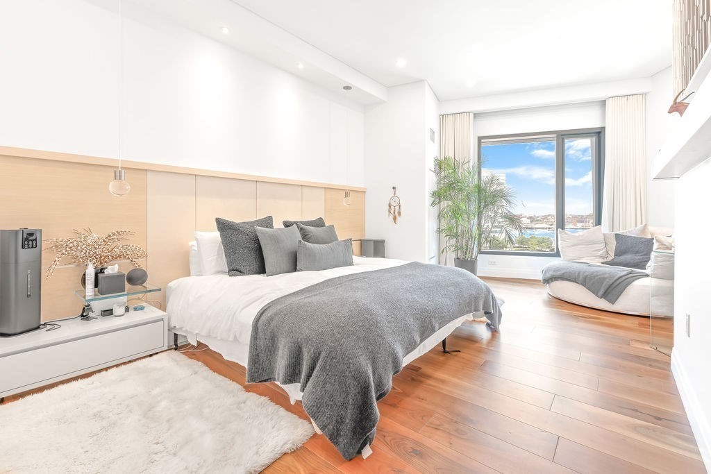 300 Pier 4 Blvd # 8A