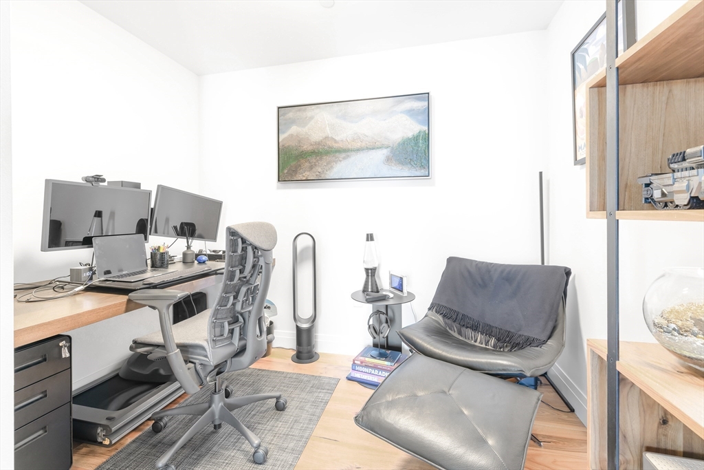 300 Pier 4 Blvd # 8A