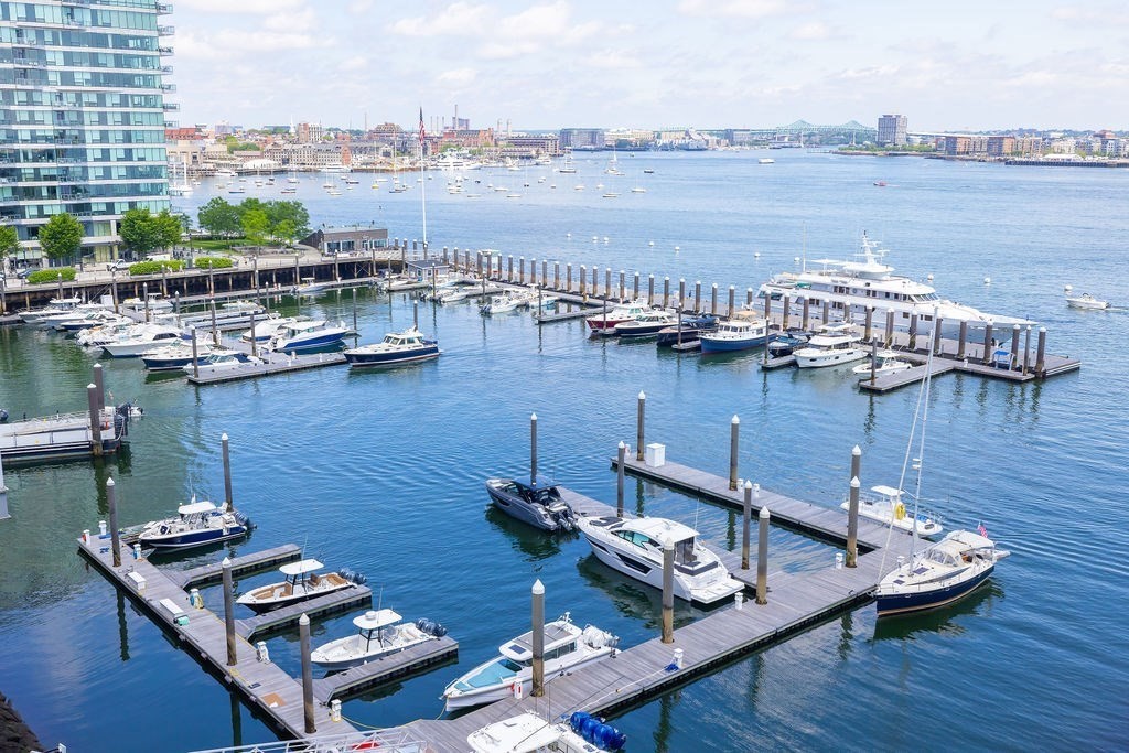 300 Pier 4 Blvd # 8A