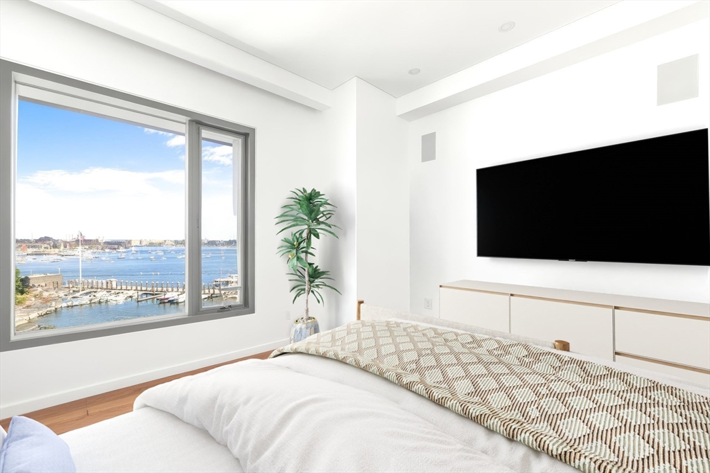 300 Pier 4 Blvd # 8A