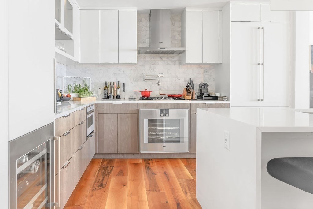 300 Pier 4 Blvd # 8A