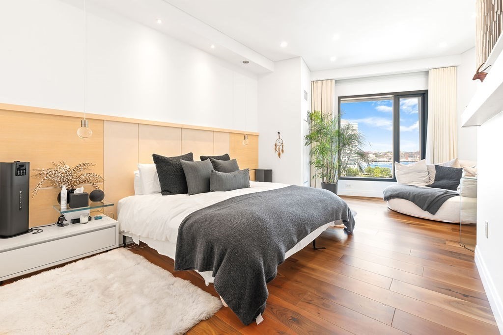 300 Pier 4 Blvd # 8A