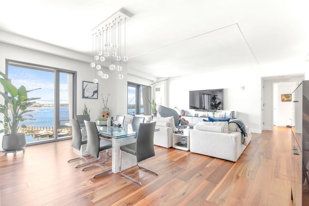 300 Pier 4 Blvd # 8A