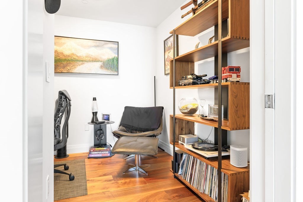 300 Pier 4 Blvd # 8A