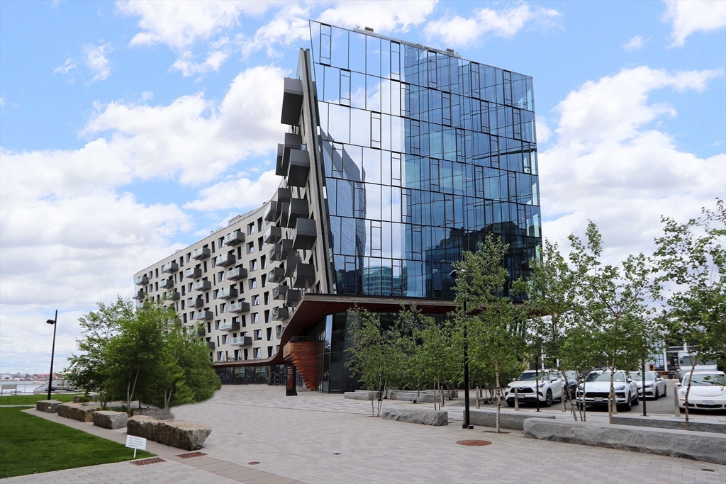 300 Pier 4 Blvd # 8A