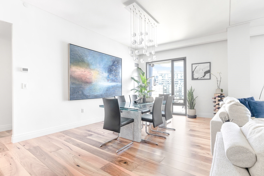 300 Pier 4 Blvd # 8A