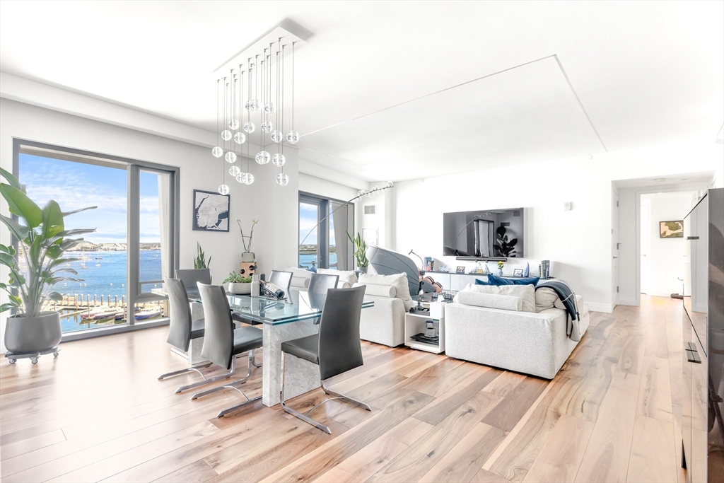 300 Pier 4 Blvd # 8A