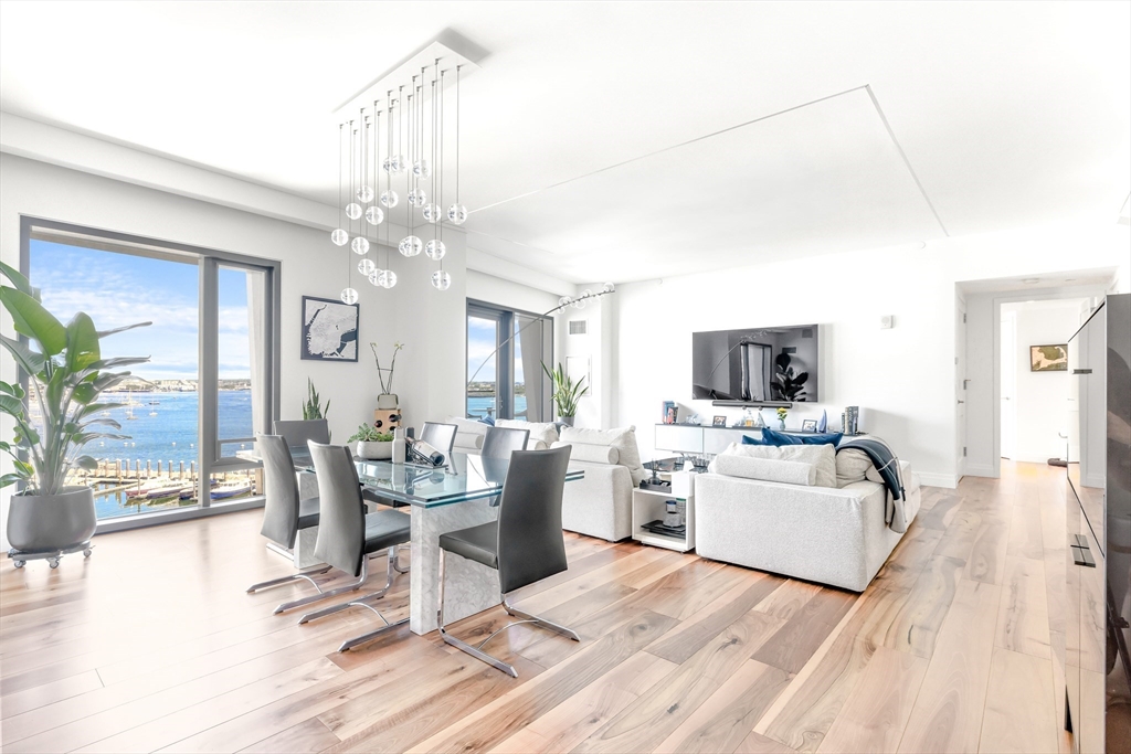 300 Pier 4 Blvd # 8A