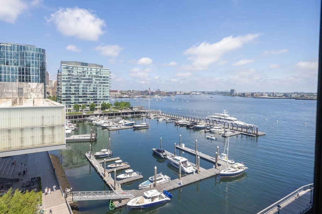 300 Pier 4 Blvd # 8A