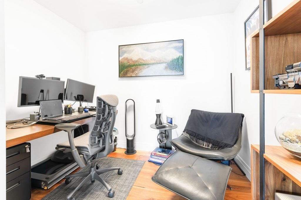 300 Pier 4 Blvd # 8A