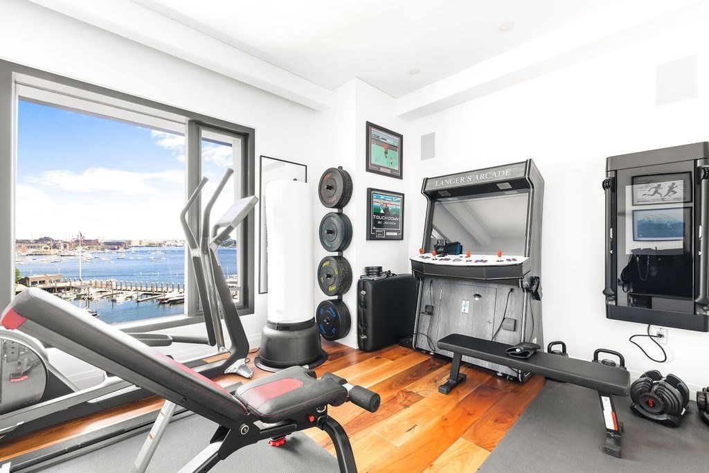 300 Pier 4 Blvd # 8A