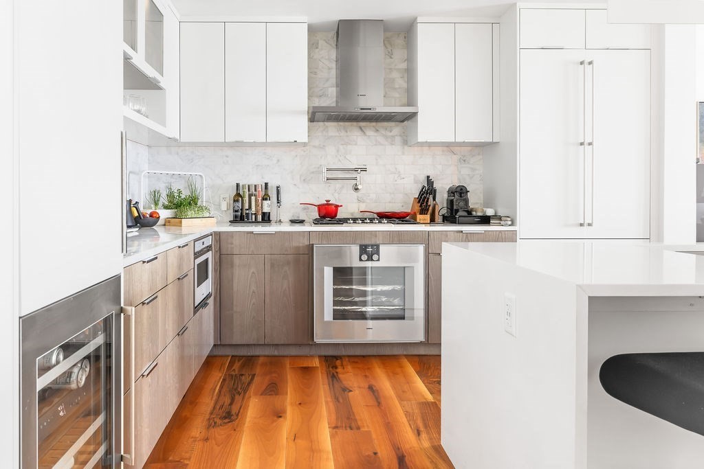 300 Pier 4 Blvd # 8A