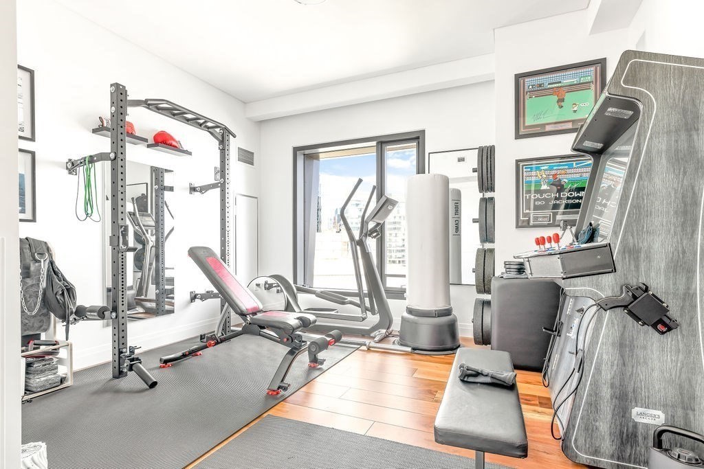 300 Pier 4 Blvd # 8A