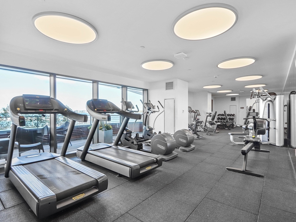 300 Pier 4 Blvd # 8A