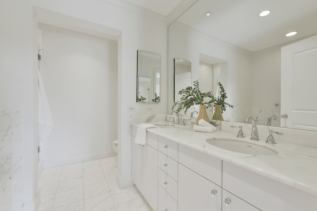 100 Belvidere St # 8H