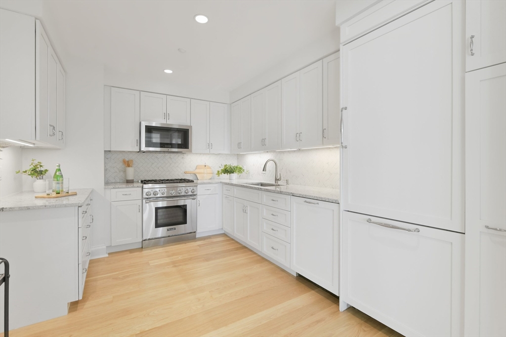 100 Belvidere St # 8H