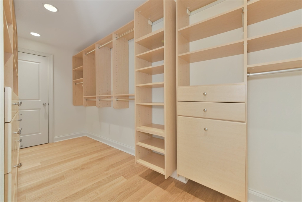 100 Belvidere St # 8H