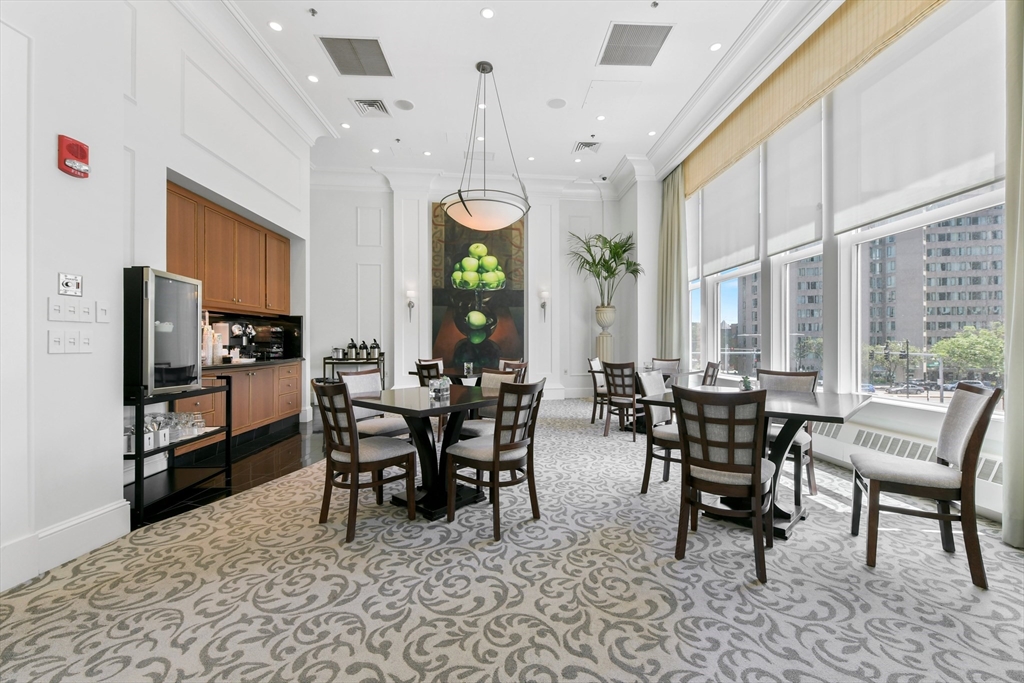 100 Belvidere St # 8H