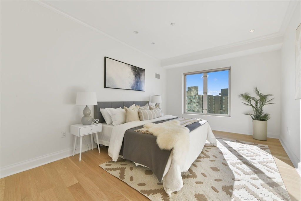 100 Belvidere St # 8H