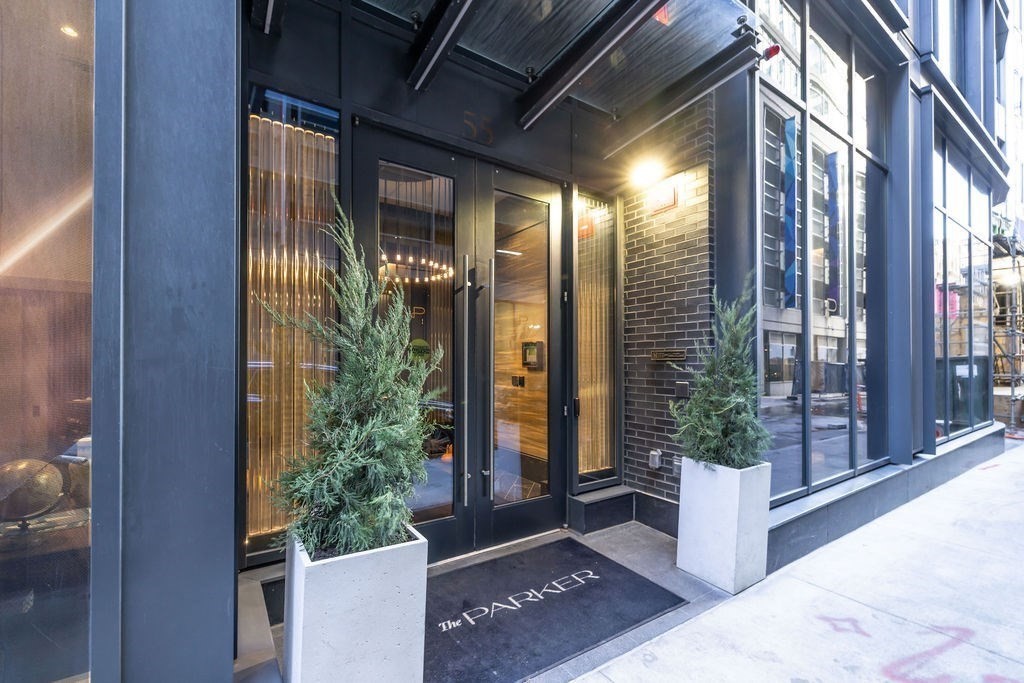 55 Lagrange St # 601