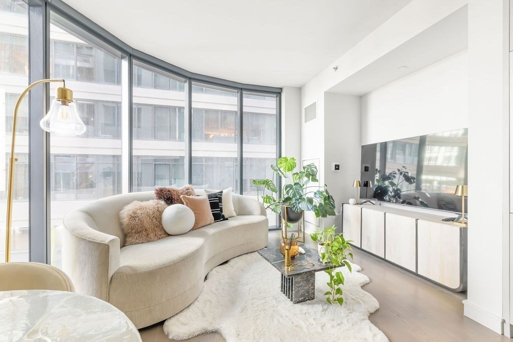 55 Lagrange St # 601