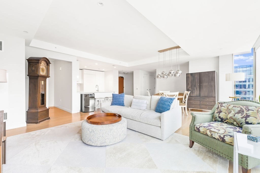 135 Seaport Blvd # 2201