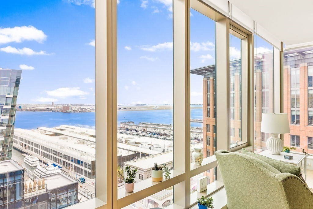 135 Seaport Blvd # 2201