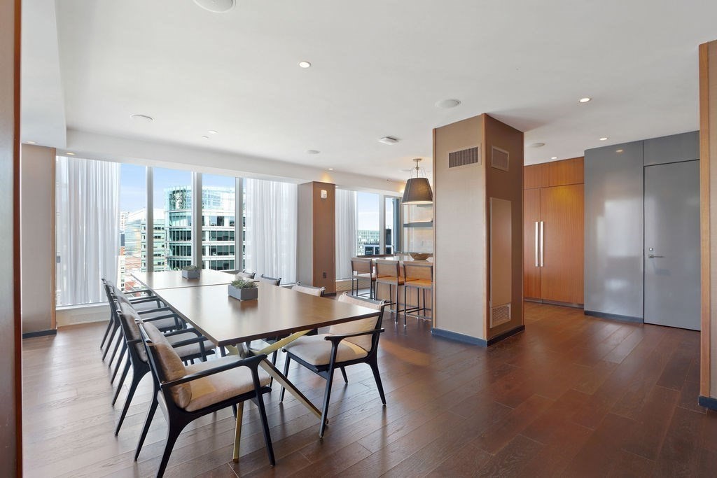 135 Seaport Blvd # 2201