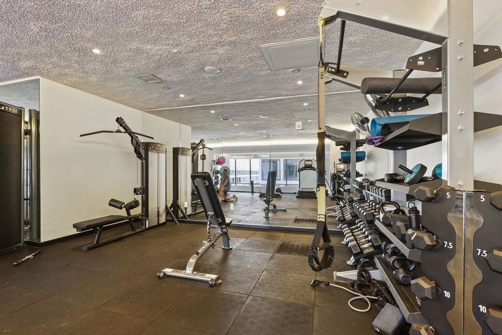 135 Seaport Blvd # 2201