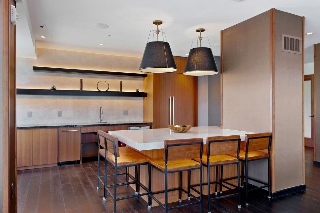 135 Seaport Blvd # 2201