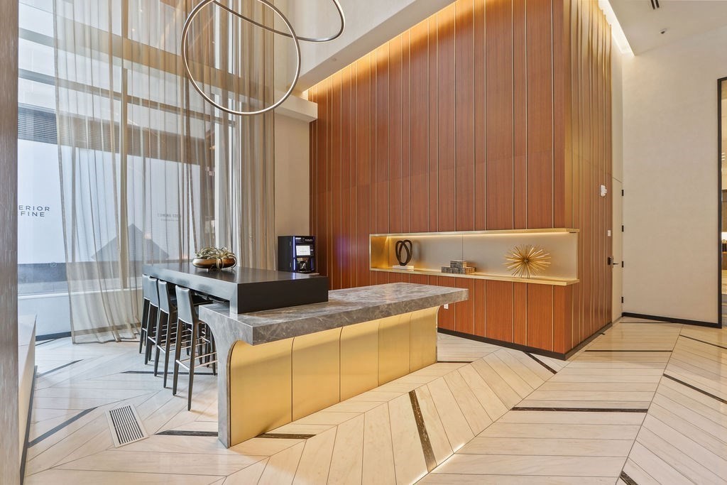 135 Seaport Blvd # 2201