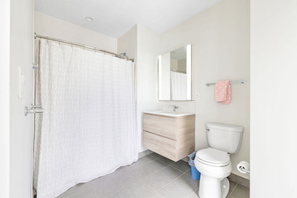 135 Seaport Blvd # 2201