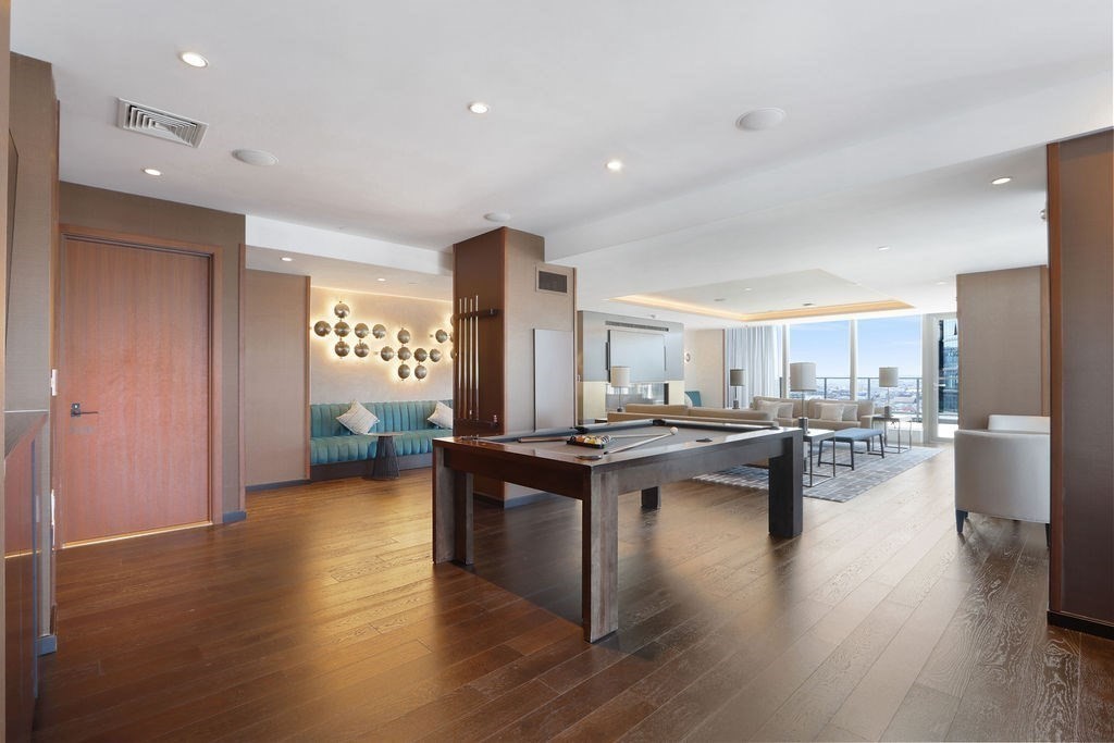 135 Seaport Blvd # 2201