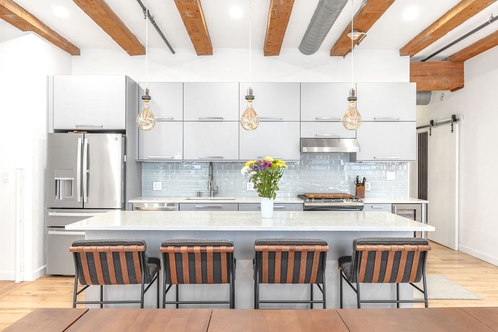 21 Wormwood St # 318 Unit: 316 & 318