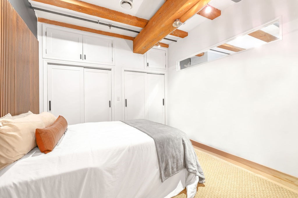 21 Wormwood St # 318 Unit: 316 & 318