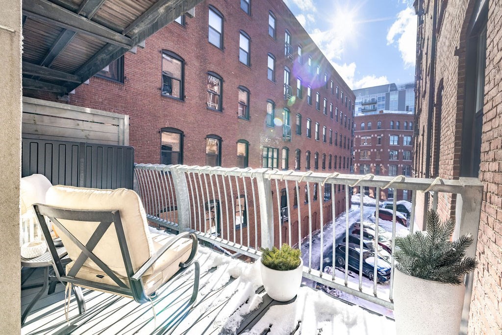 21 Wormwood St # 318 Unit: 316 & 318