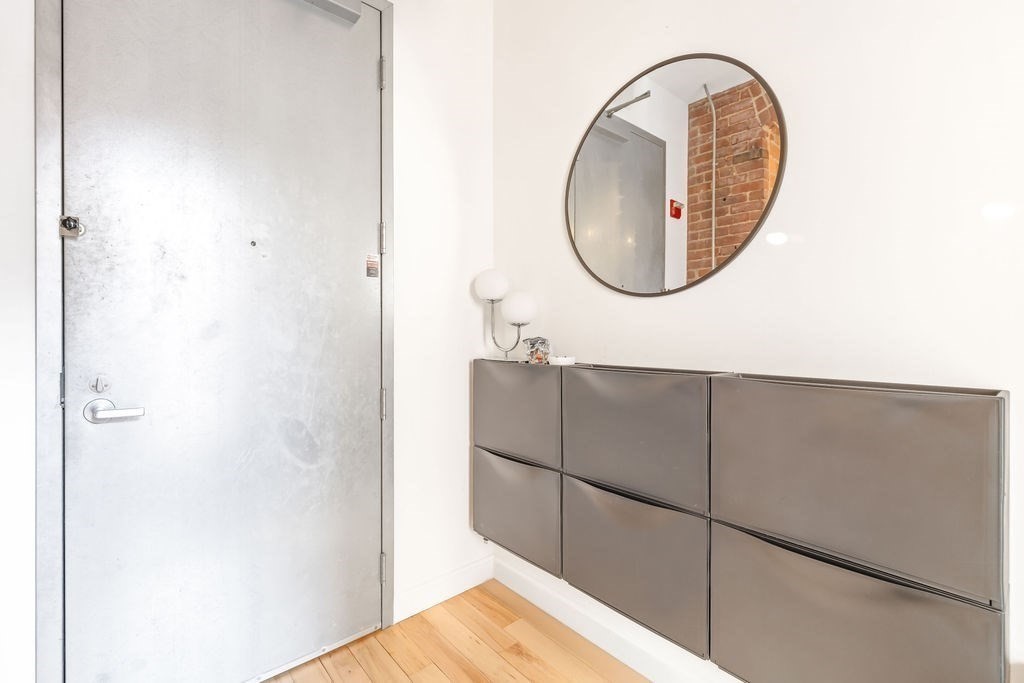 21 Wormwood St # 318 Unit: 316 & 318