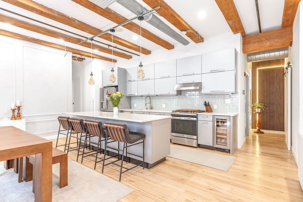 21 Wormwood St # 318 Unit: 316 & 318