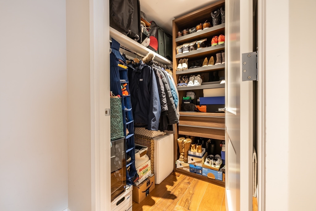 300 Pier 4 Blvd # 7A