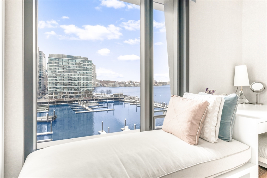 300 Pier 4 Blvd # 7A