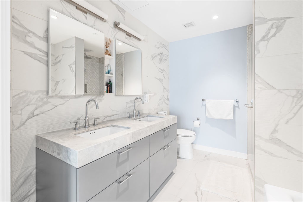 300 Pier 4 Blvd # 7A